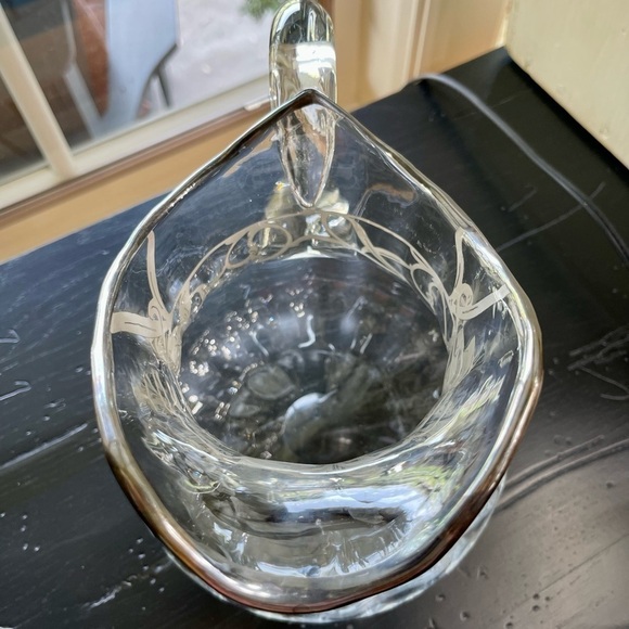 STERLING SILVER OVERLAY, CLEAR GLASS, WATER PITCHER WITH 3 MATCHING GLASSES. - Picture 5 of 16